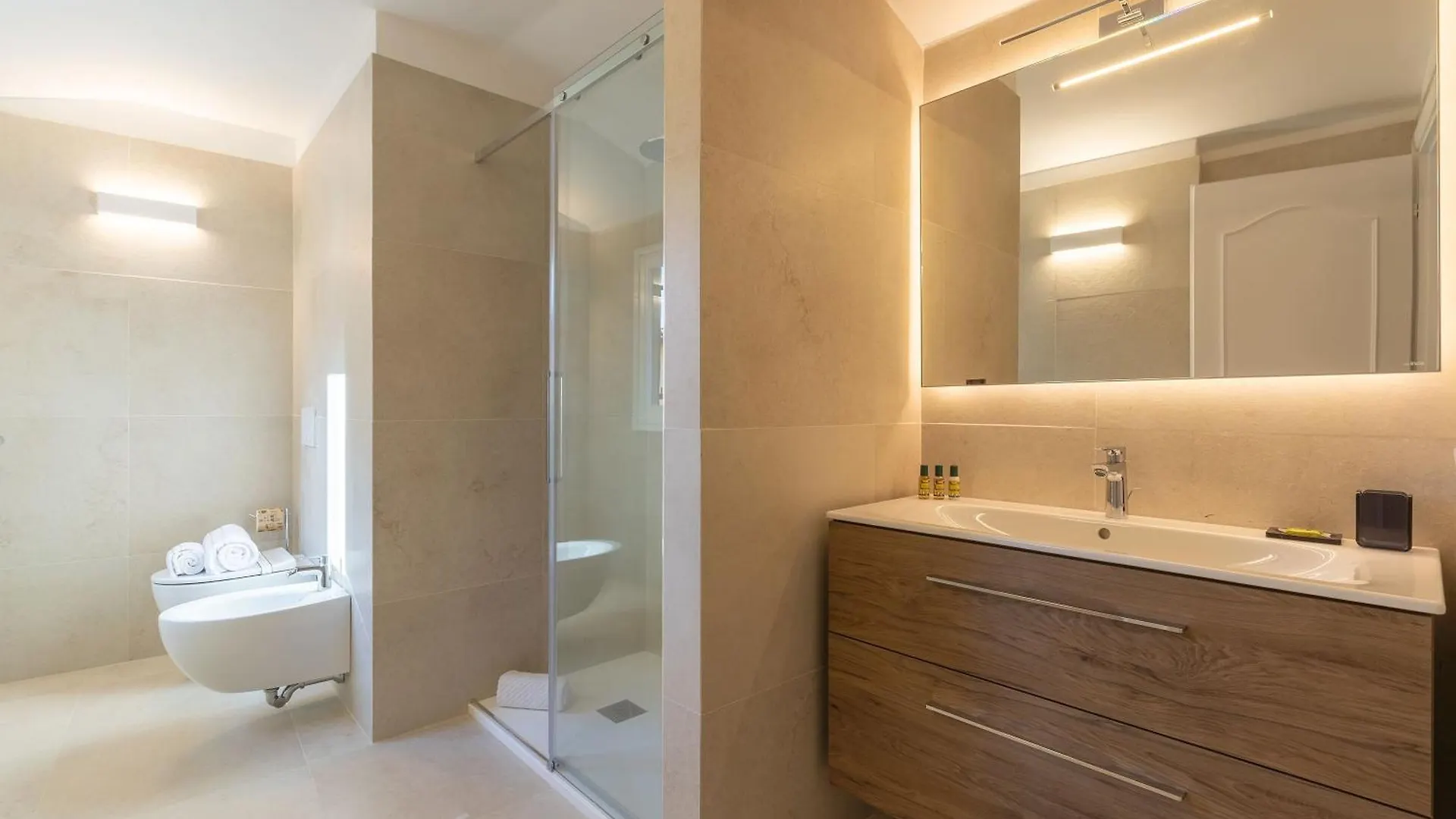 Dora Penthouse Uffizi View Apartman Firenze