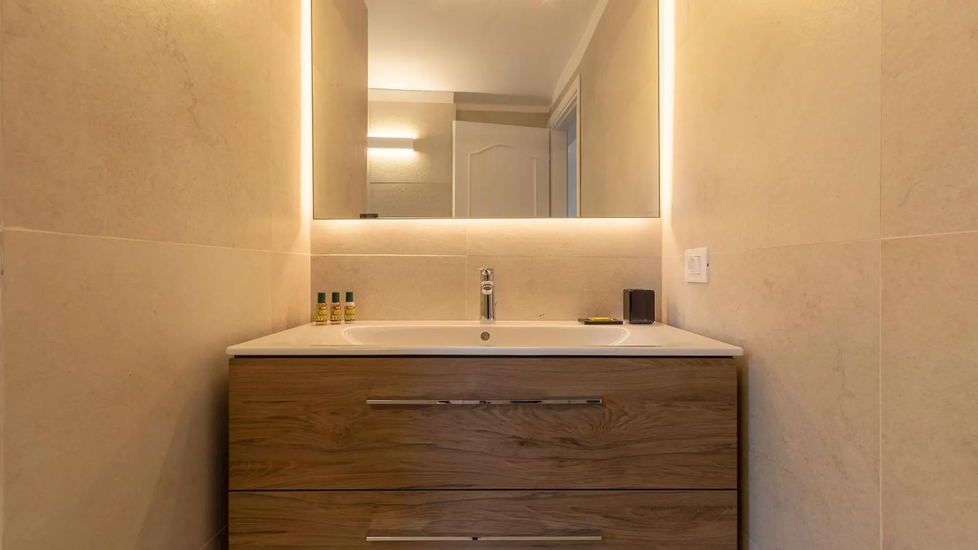 Dora Penthouse Uffizi View Apartman Firenze 0*,
